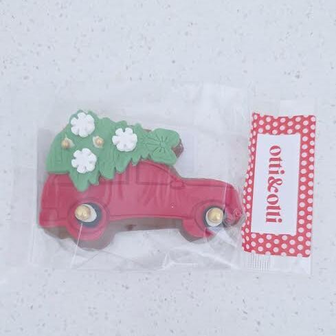 Tree on Car Gingerbread Cookie