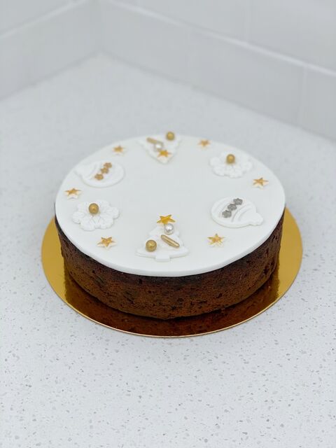 Iced Christmas Fruit Cake 8 inch