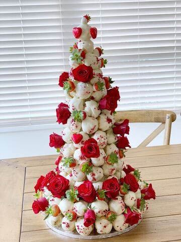 White Chocolate Croquembouche